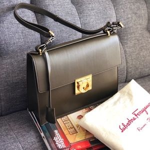 MWT SALVATORE FERRAGAMO Marisol Calf L Flap Bag